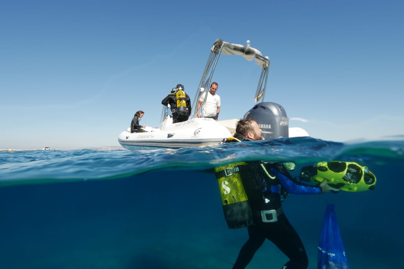 Underwater Drones Are Now Used To Clean Up The Ocean Notilo Plus